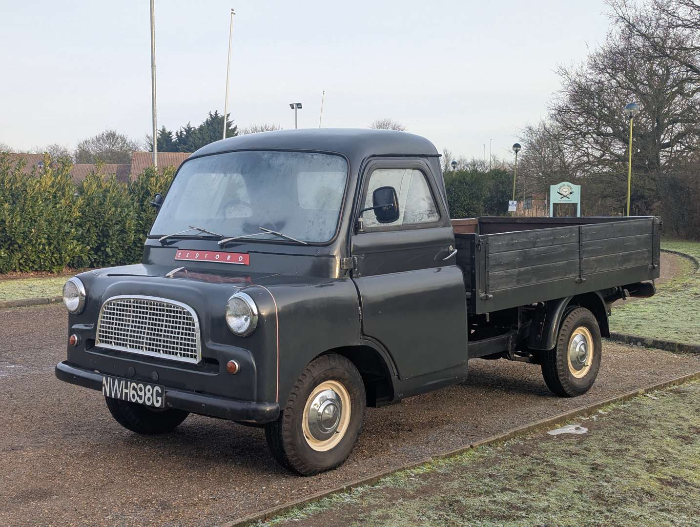 <p>1969 BEDFORD PICK-UP</p>