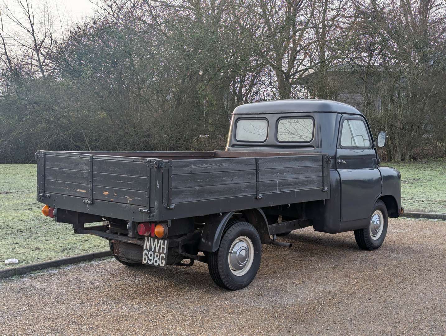 <p>1969 BEDFORD PICK-UP</p>