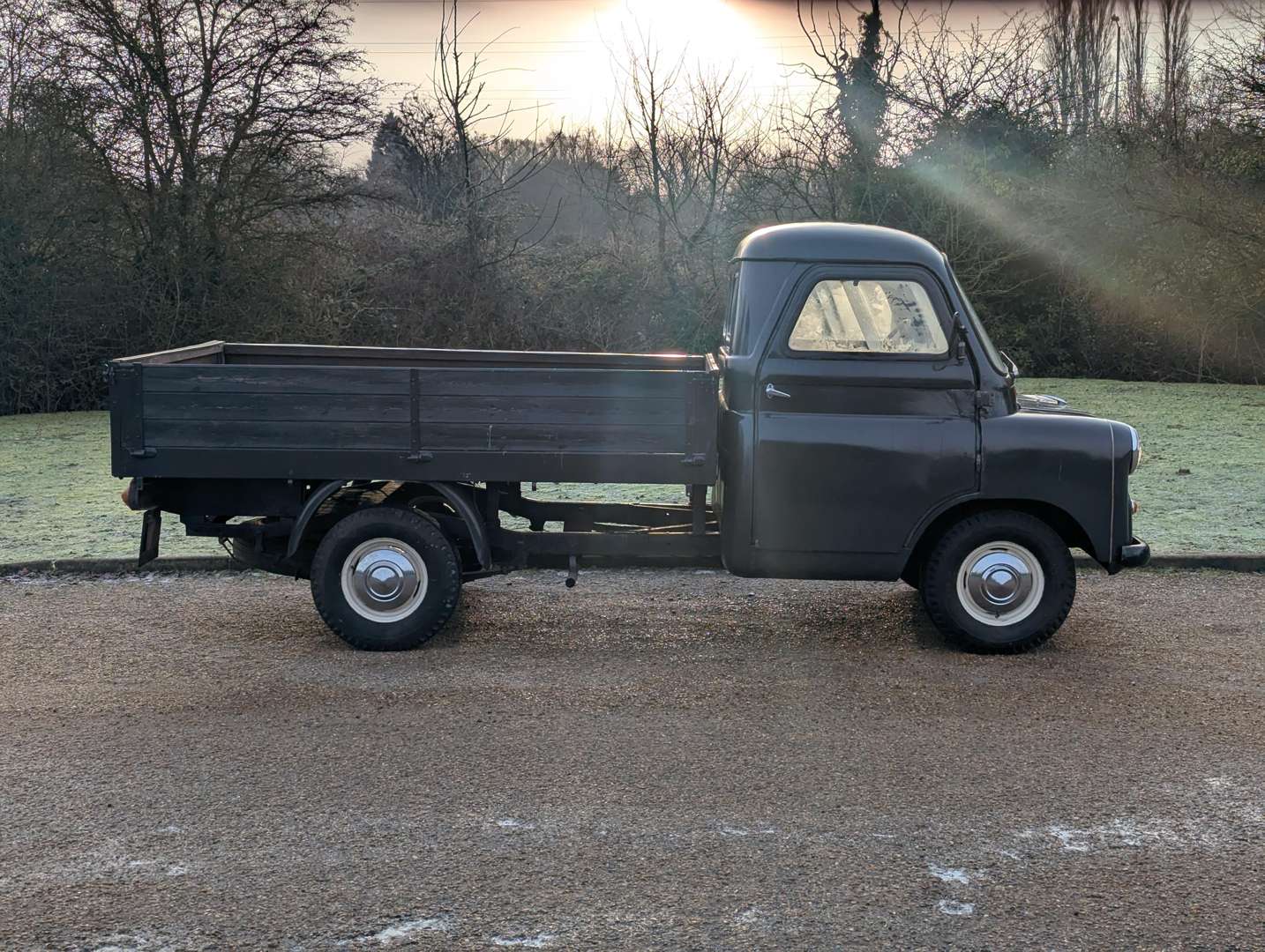 <p>1969 BEDFORD PICK-UP</p>