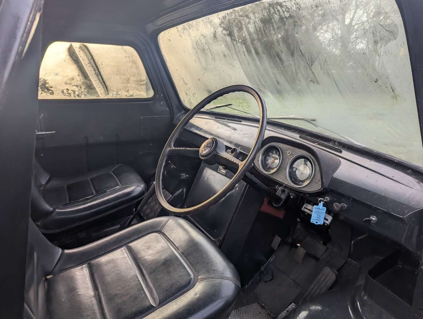 <p>1969 BEDFORD PICK-UP</p>