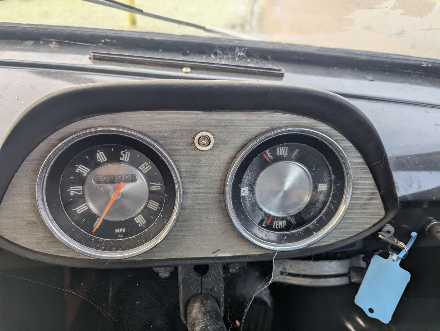 <p>1969 BEDFORD PICK-UP</p>