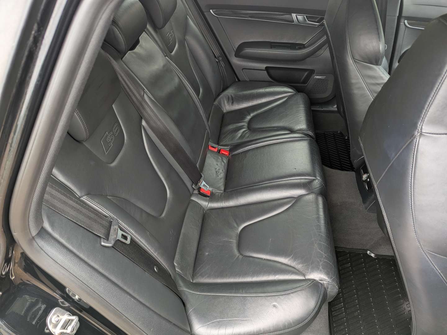 <p>2008 AUDI S6 V10 AUTO ESTATE</p>