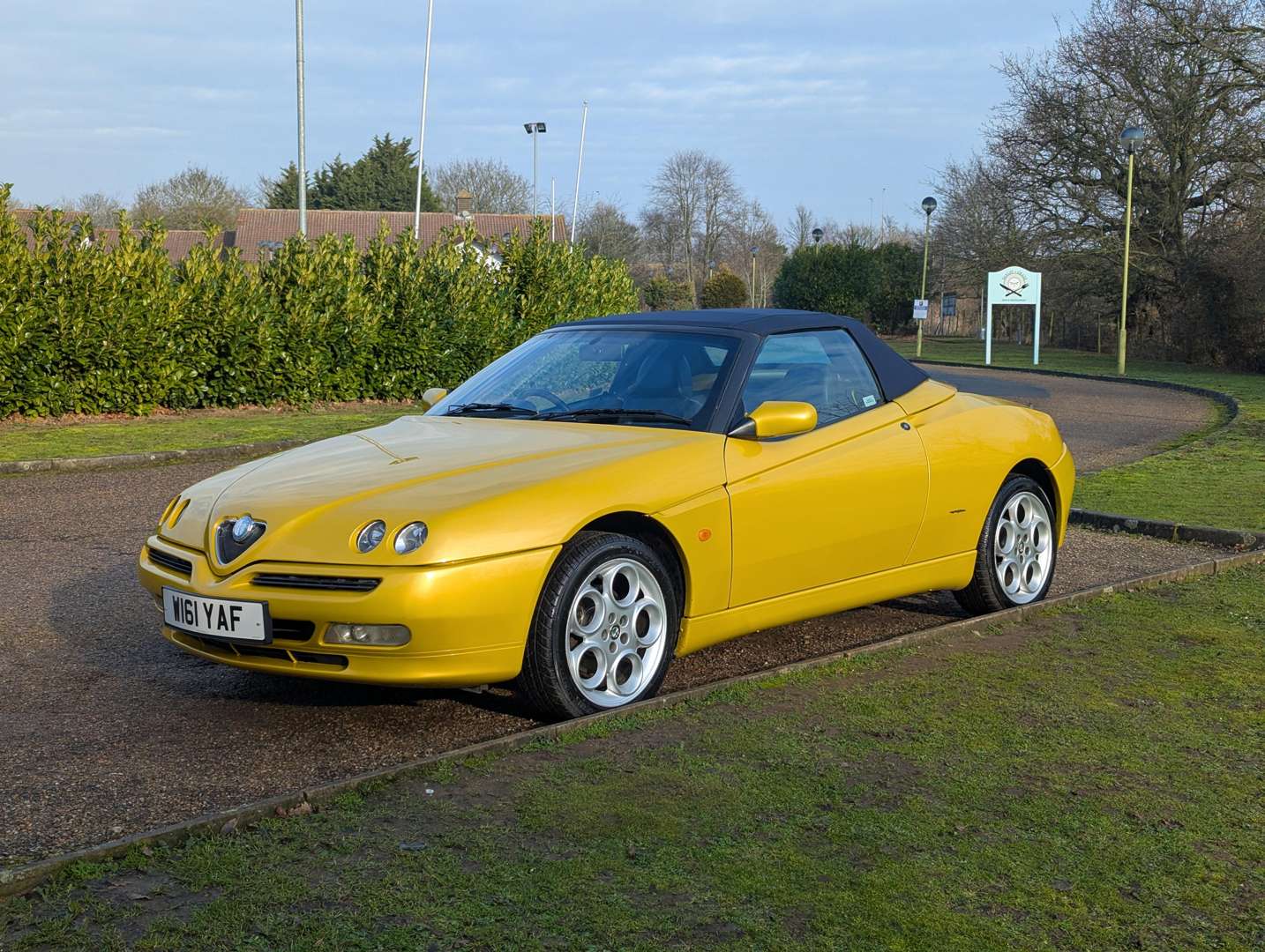 <p>2000 ALFA ROMEO SPIDER LUSSO T-SPARK 16V</p>