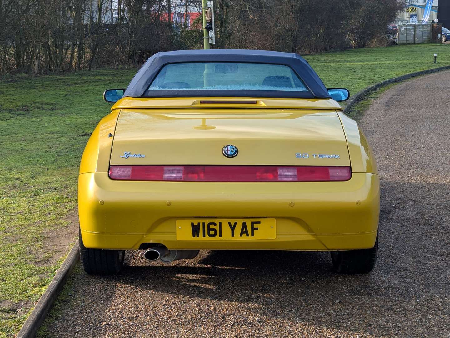 <p>2000 ALFA ROMEO SPIDER LUSSO T-SPARK 16V</p>