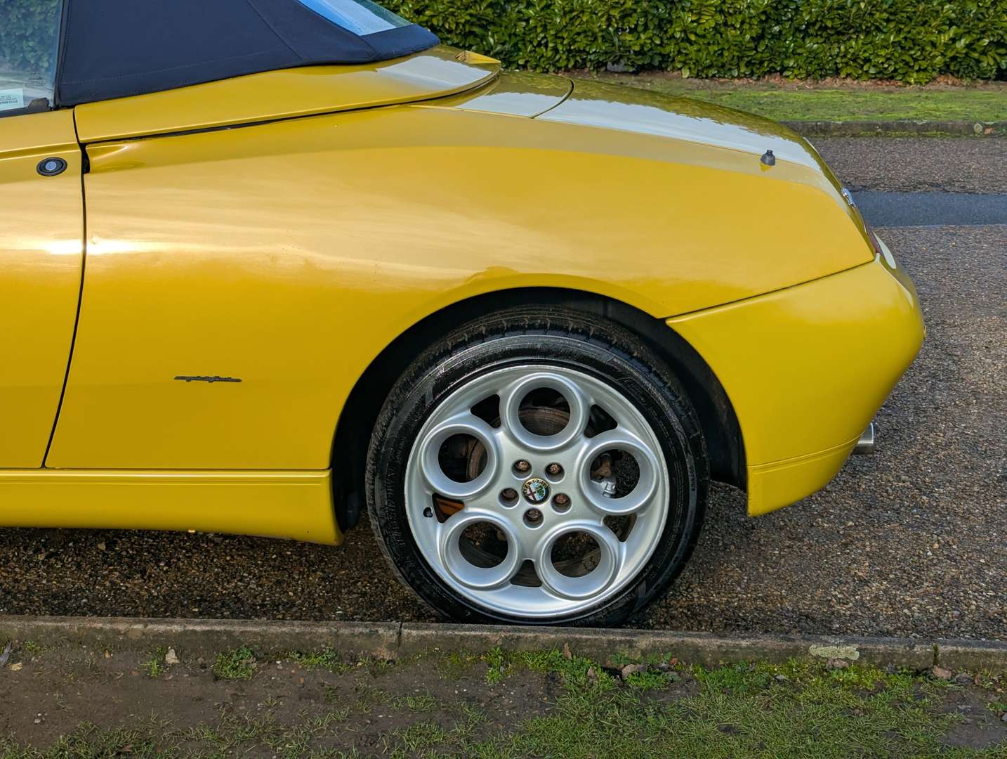 <p>2000 ALFA ROMEO SPIDER LUSSO T-SPARK 16V</p>