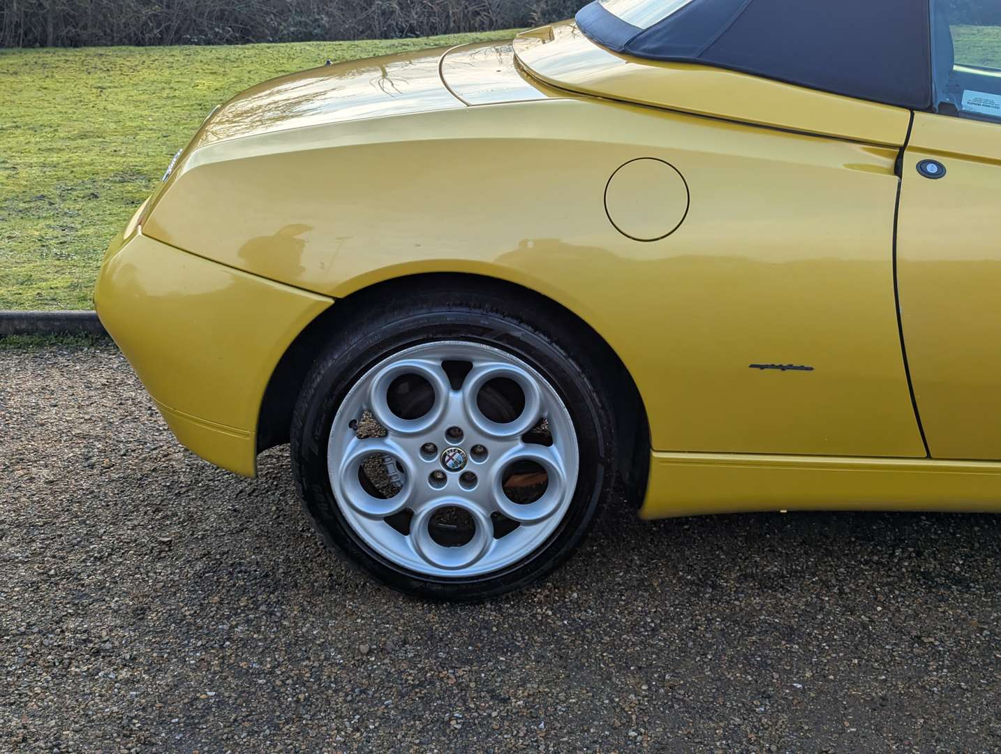 <p>2000 ALFA ROMEO SPIDER LUSSO T-SPARK 16V</p>