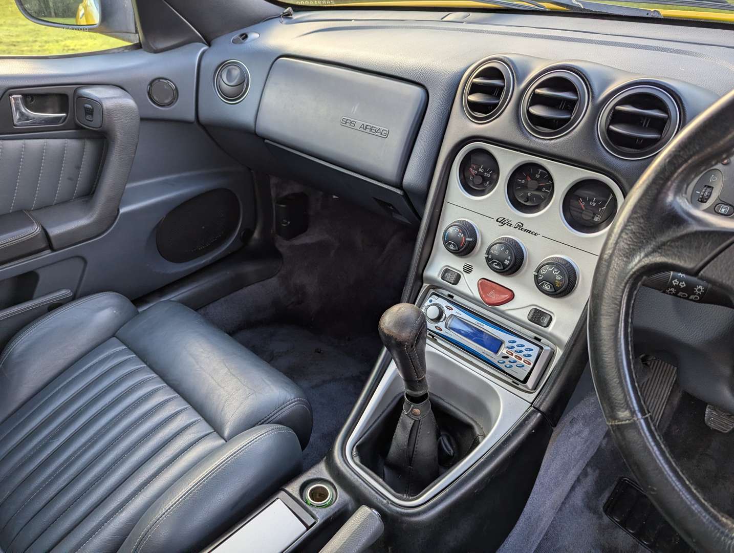 <p>2000 ALFA ROMEO SPIDER LUSSO T-SPARK 16V</p>