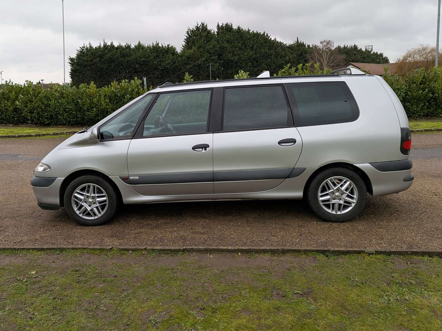 <p>2001 RENAULT GRAND ESPACE INITIALE V6 AUTO</p>