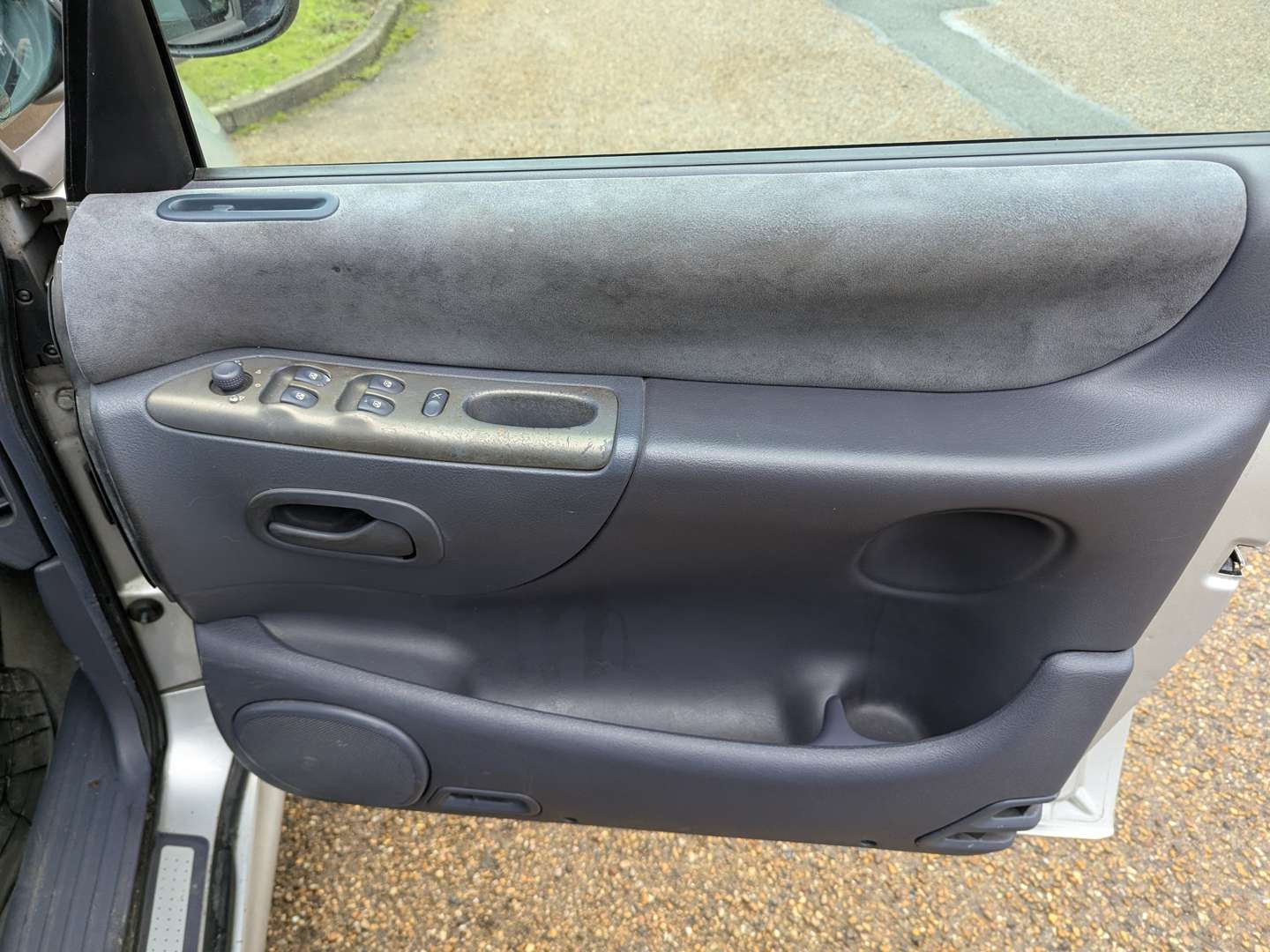 <p>2001 RENAULT GRAND ESPACE INITIALE V6 AUTO</p>