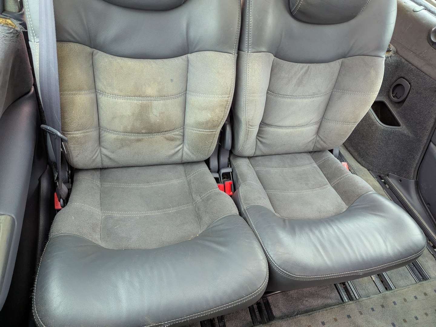 <p>2001 RENAULT GRAND ESPACE INITIALE V6 AUTO</p>