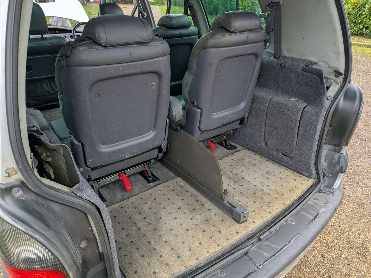 <p>2001 RENAULT GRAND ESPACE INITIALE V6 AUTO</p>