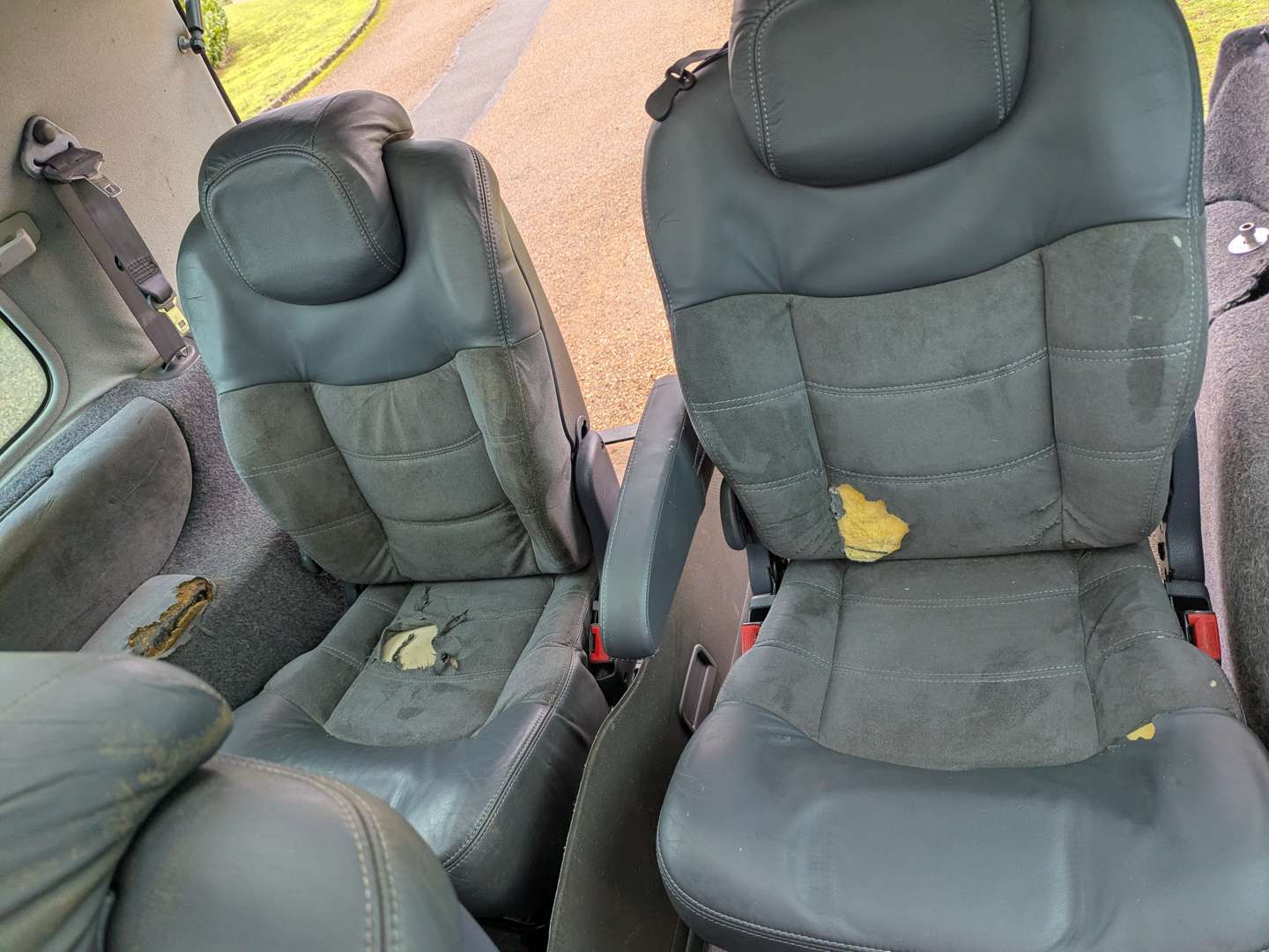 <p>2001 RENAULT GRAND ESPACE INITIALE V6 AUTO</p>