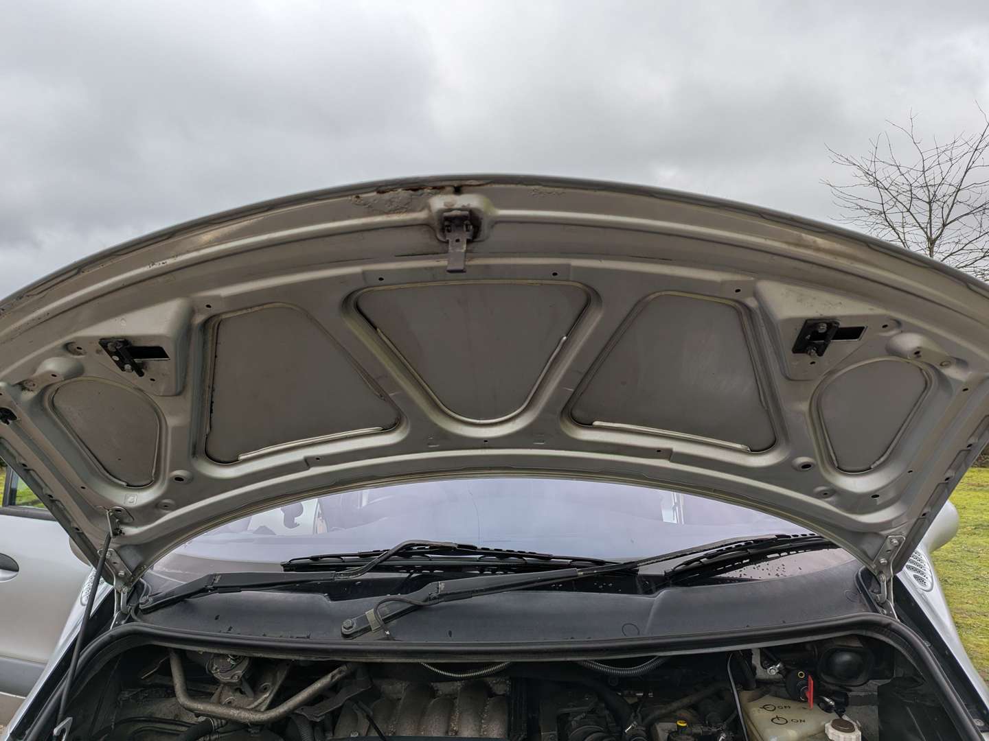 <p>2001 RENAULT GRAND ESPACE INITIALE V6 AUTO</p>