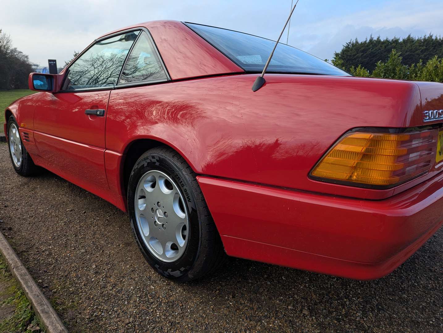 <p>1991 MERCEDES 300SL-24 R129 AUTO</p>