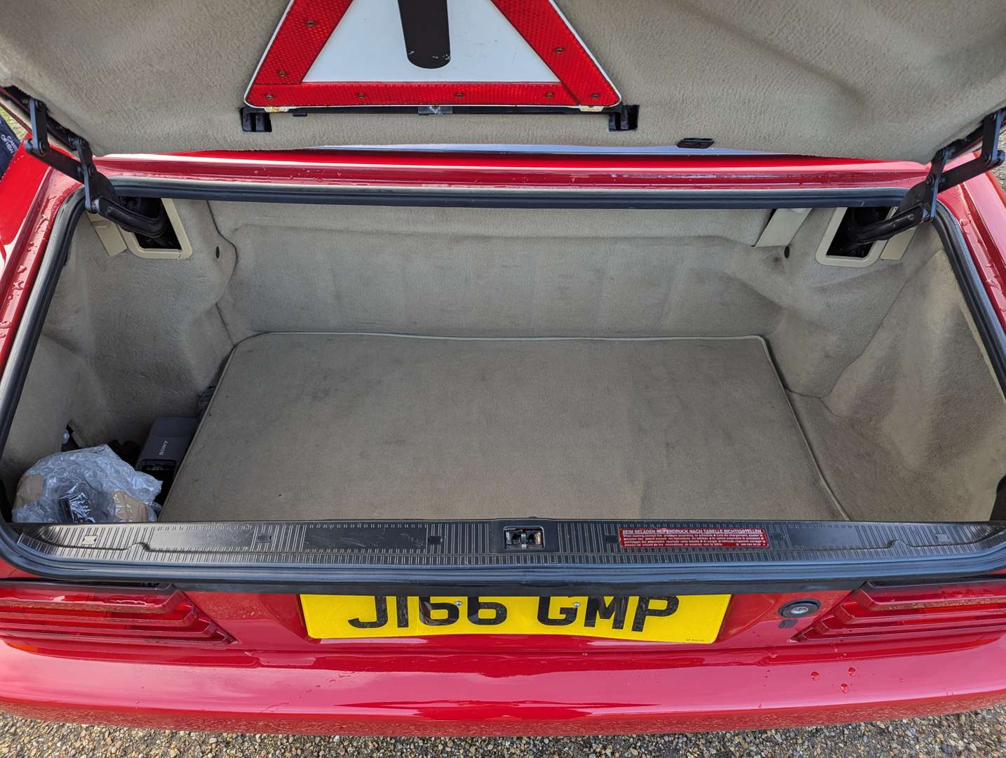 <p>1991 MERCEDES 300SL-24 R129 AUTO</p>