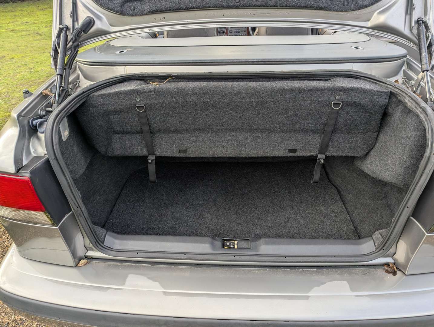 <p>2001 SAAB 9-3 SE TURBO</p>