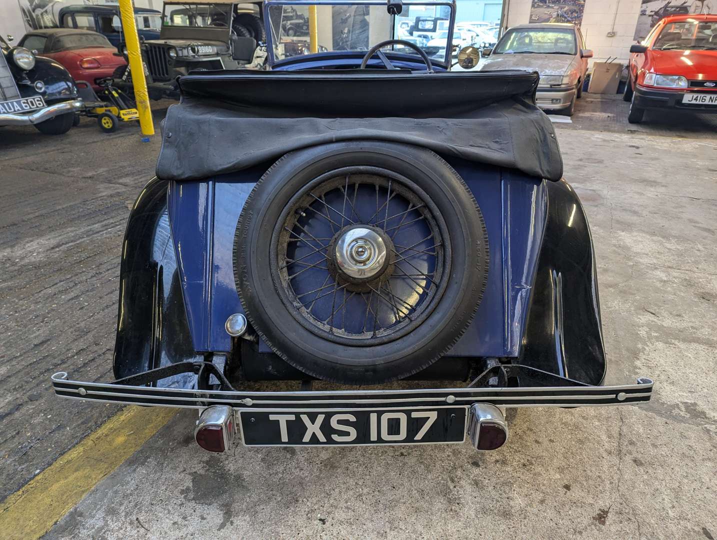 <p>1936 MORRIS EIGHT</p>