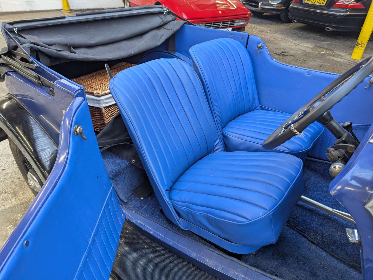 <p>1936 MORRIS EIGHT</p>