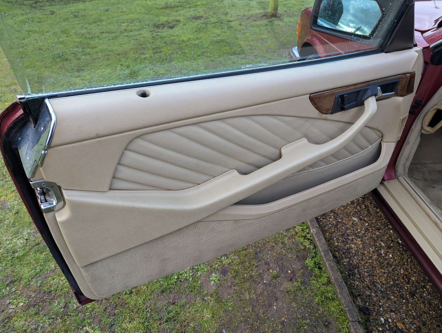 <p>1989 MERCEDES 420 SEC W126 AUTO</p>