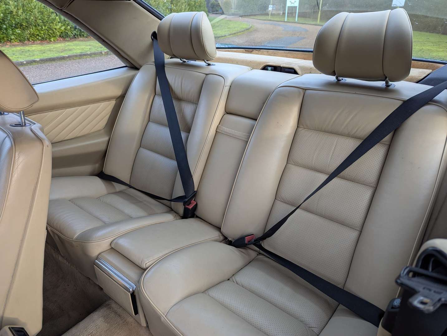 <p>1989 MERCEDES 420 SEC W126 AUTO</p>