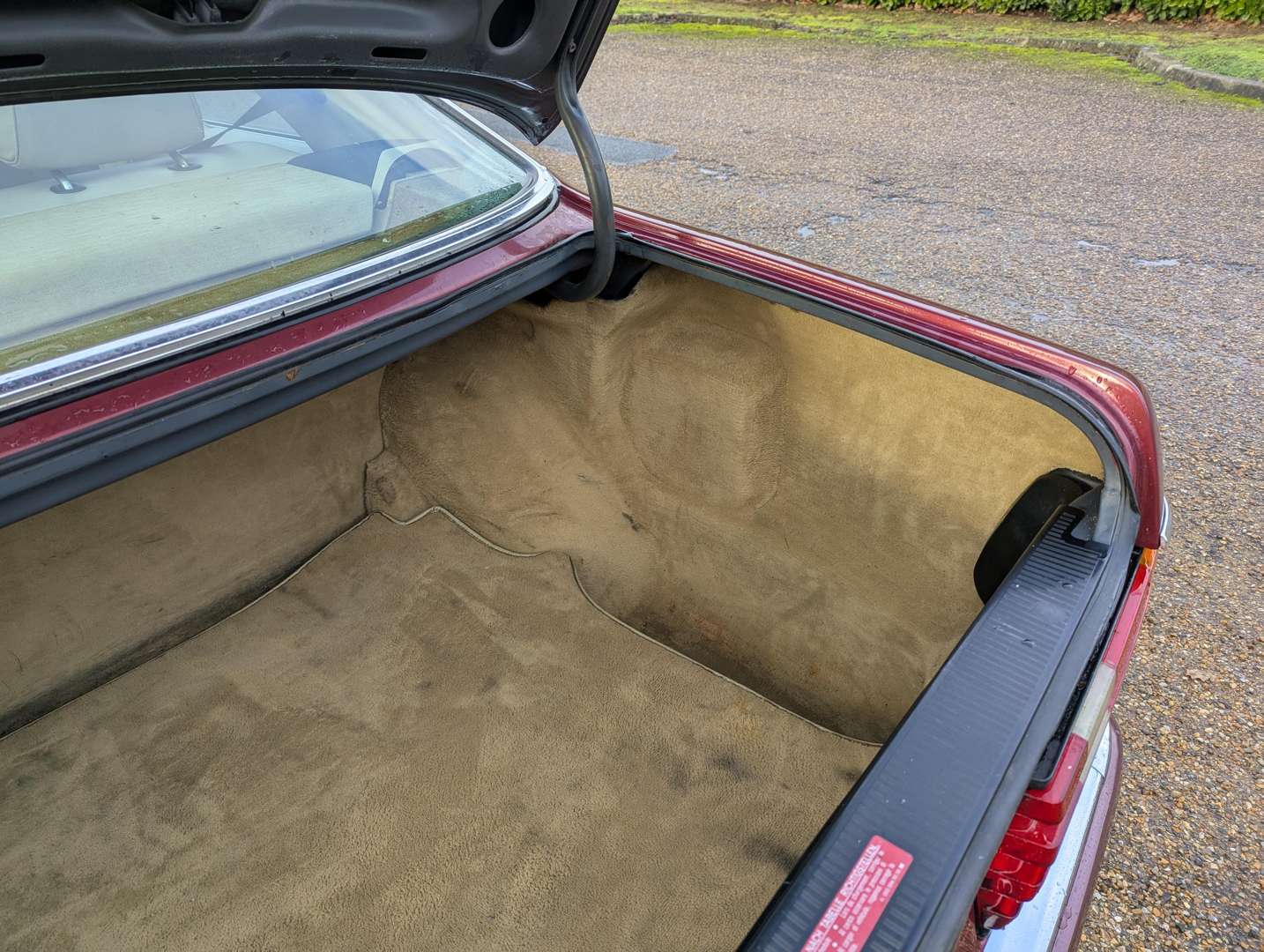 <p>1989 MERCEDES 420 SEC W126 AUTO</p>