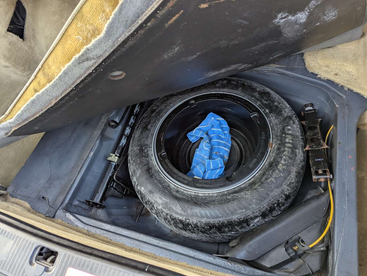 <p>1989 MERCEDES 420 SEC W126 AUTO</p>