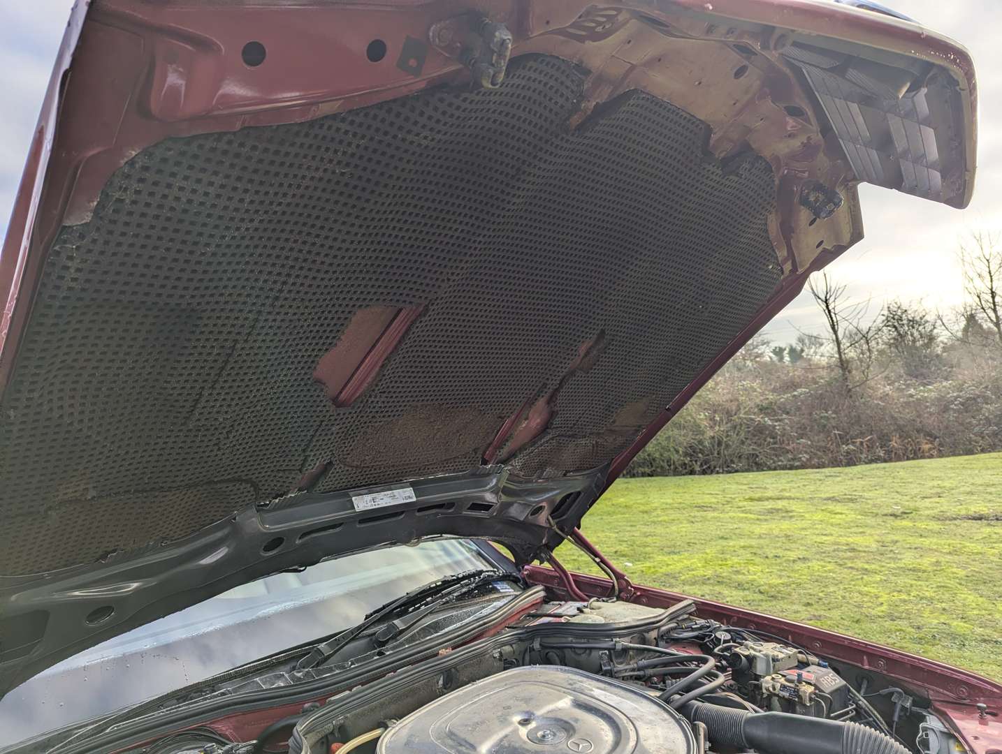 <p>1989 MERCEDES 420 SEC W126 AUTO</p>