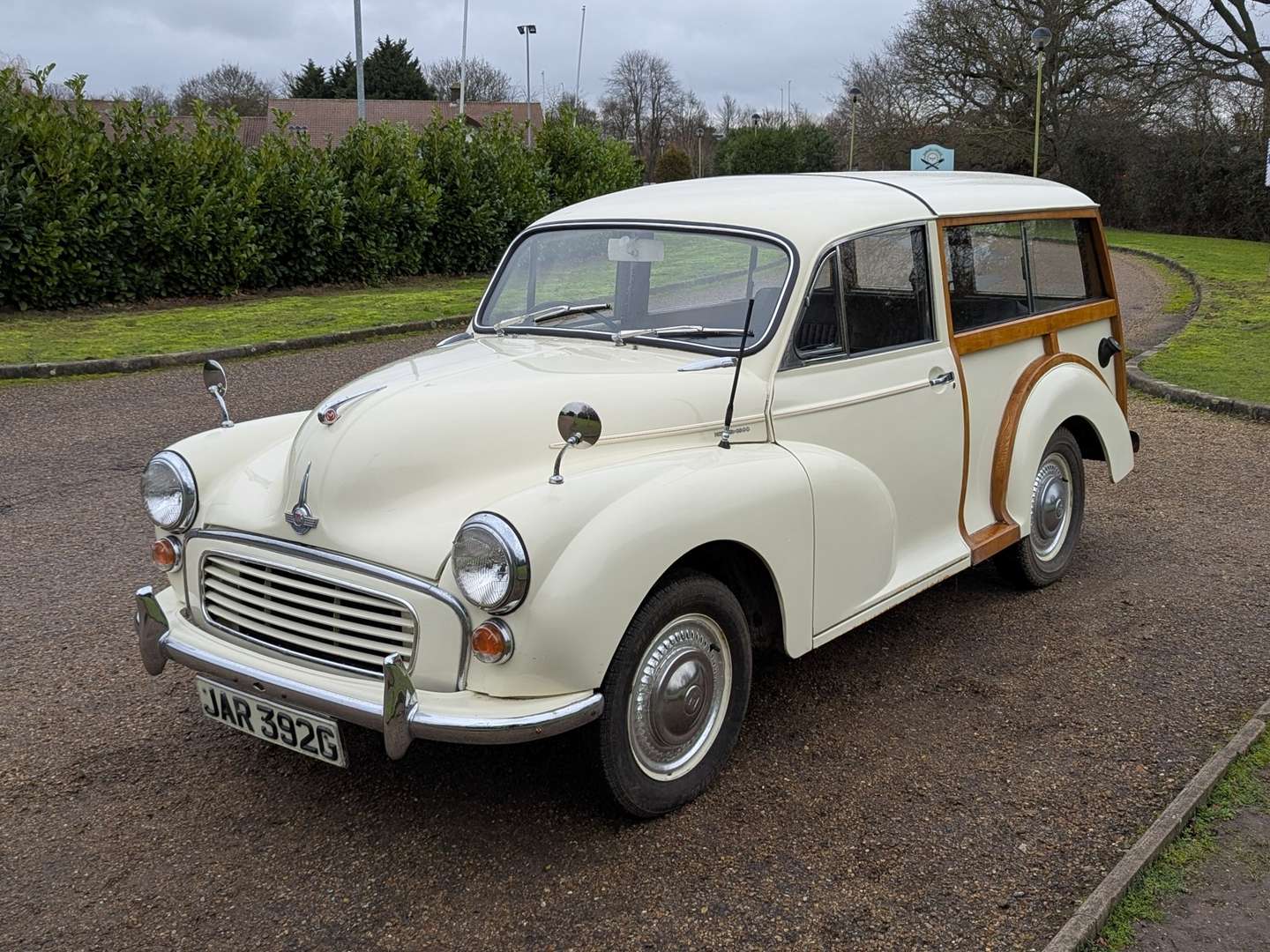 <p>1969 MORRIS MINOR 1000 TRAVELLER</p>