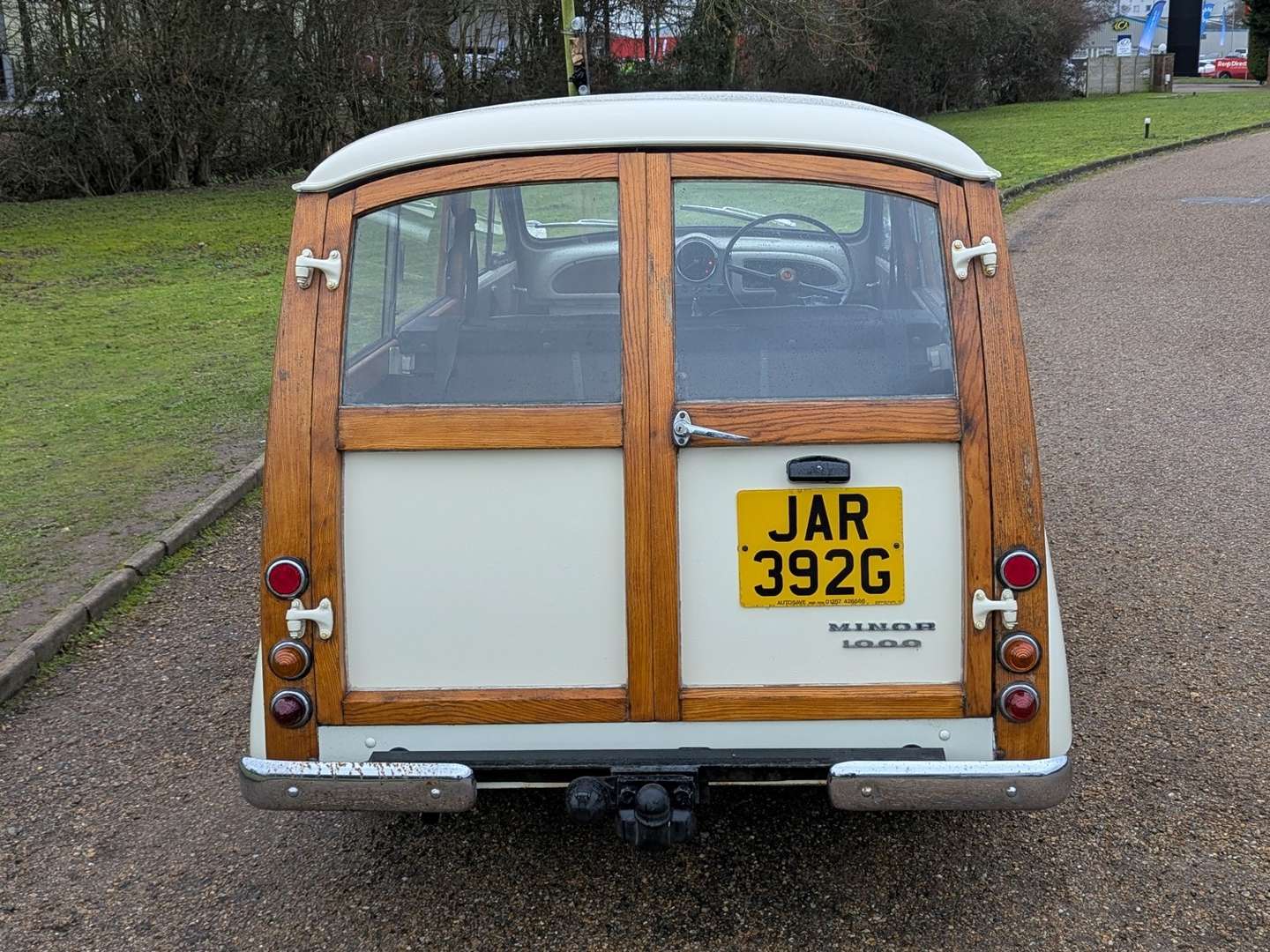 <p>1969 MORRIS MINOR 1000 TRAVELLER</p>