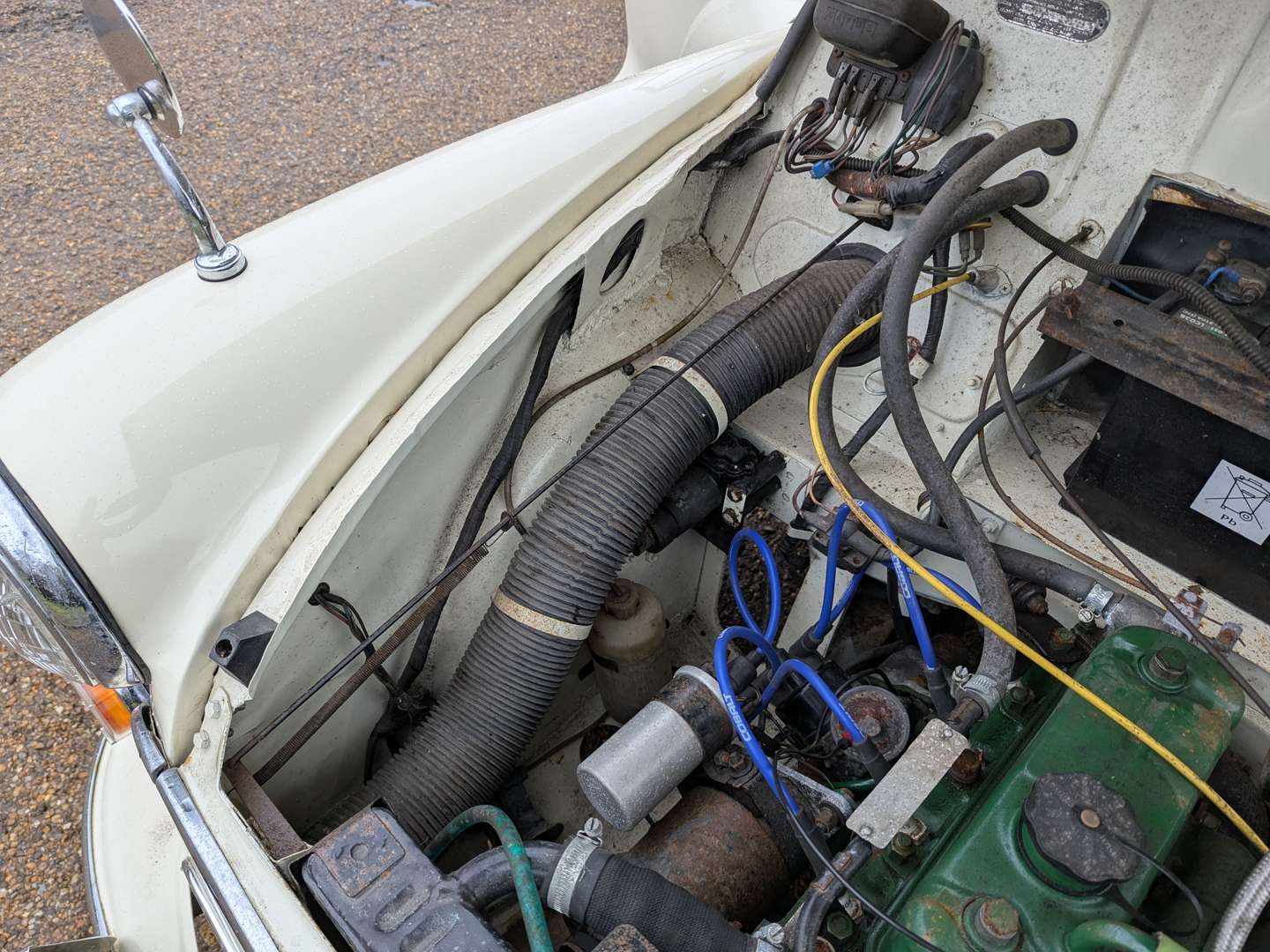 <p>1969 MORRIS MINOR 1000 TRAVELLER</p>