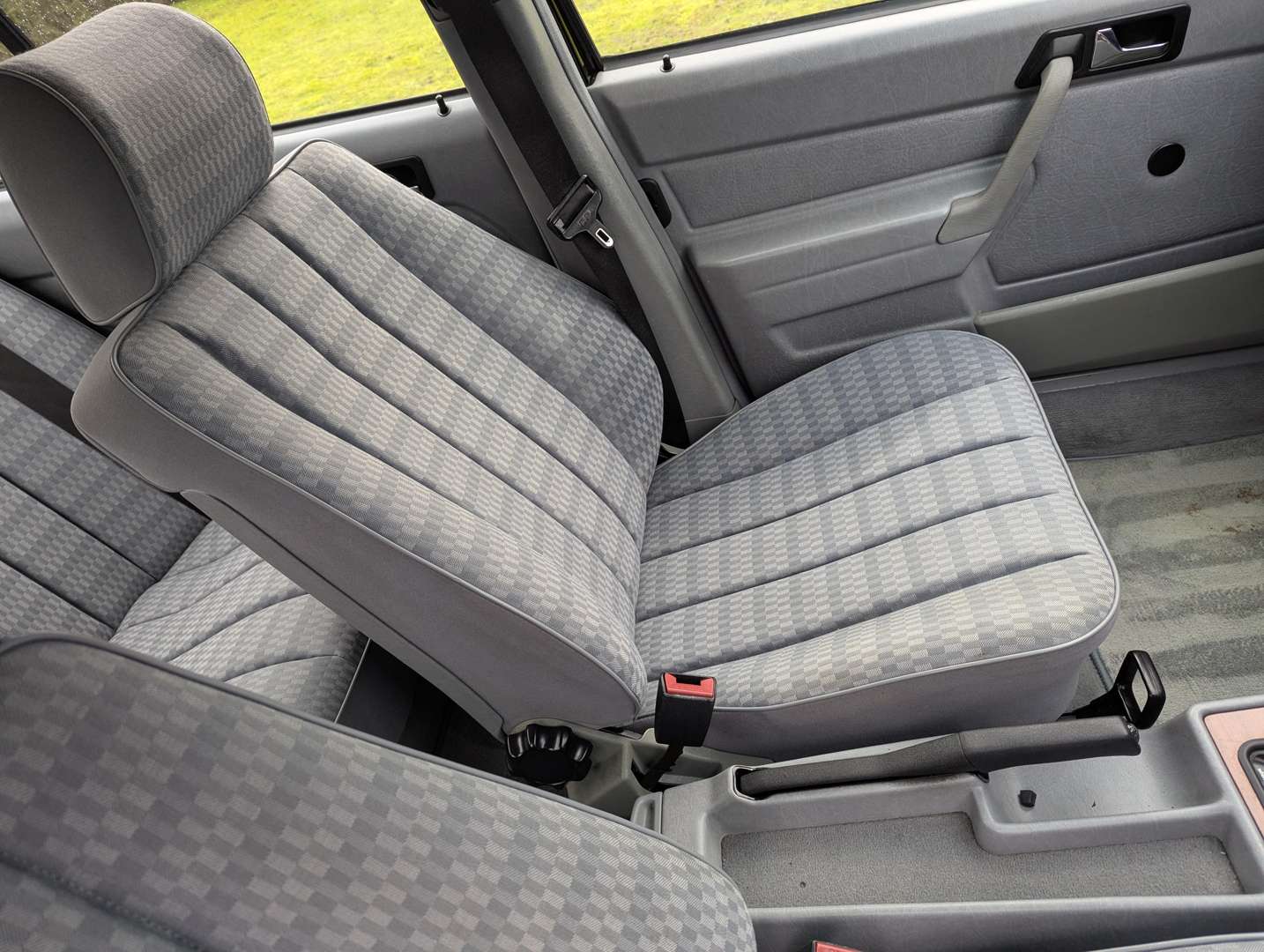 <p>1992 MERCEDES 190E AUTO</p>