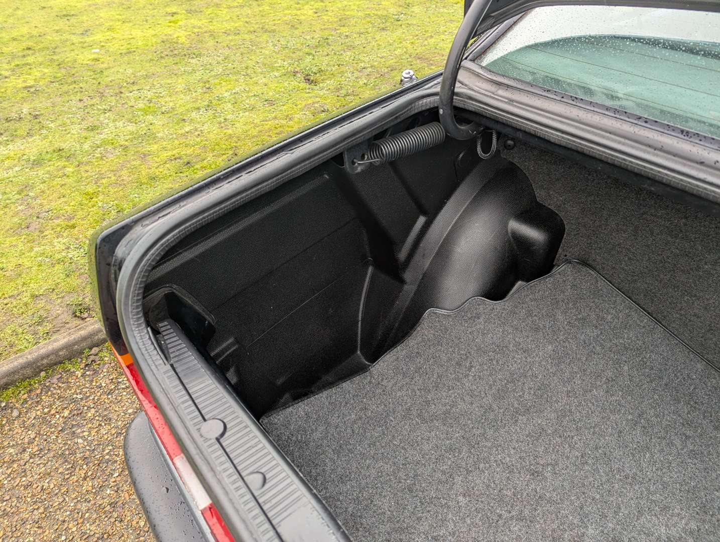 <p>1992 MERCEDES 190E AUTO</p>