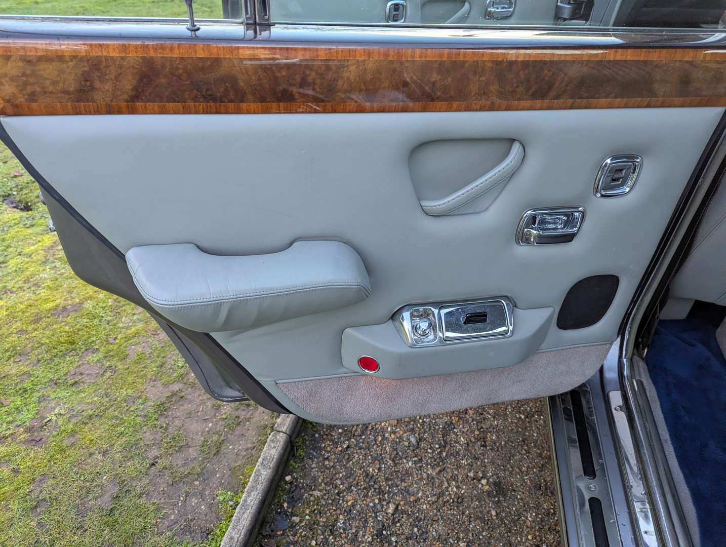 <p>1971 ROLLS ROYCE SILVER SHADOW I</p>