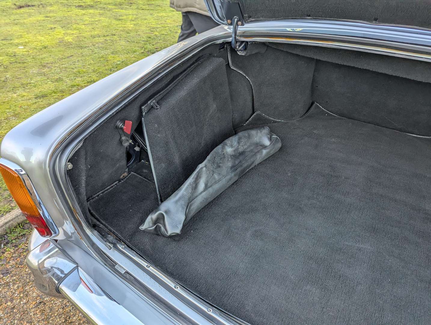 <p>1971 ROLLS ROYCE SILVER SHADOW I</p>