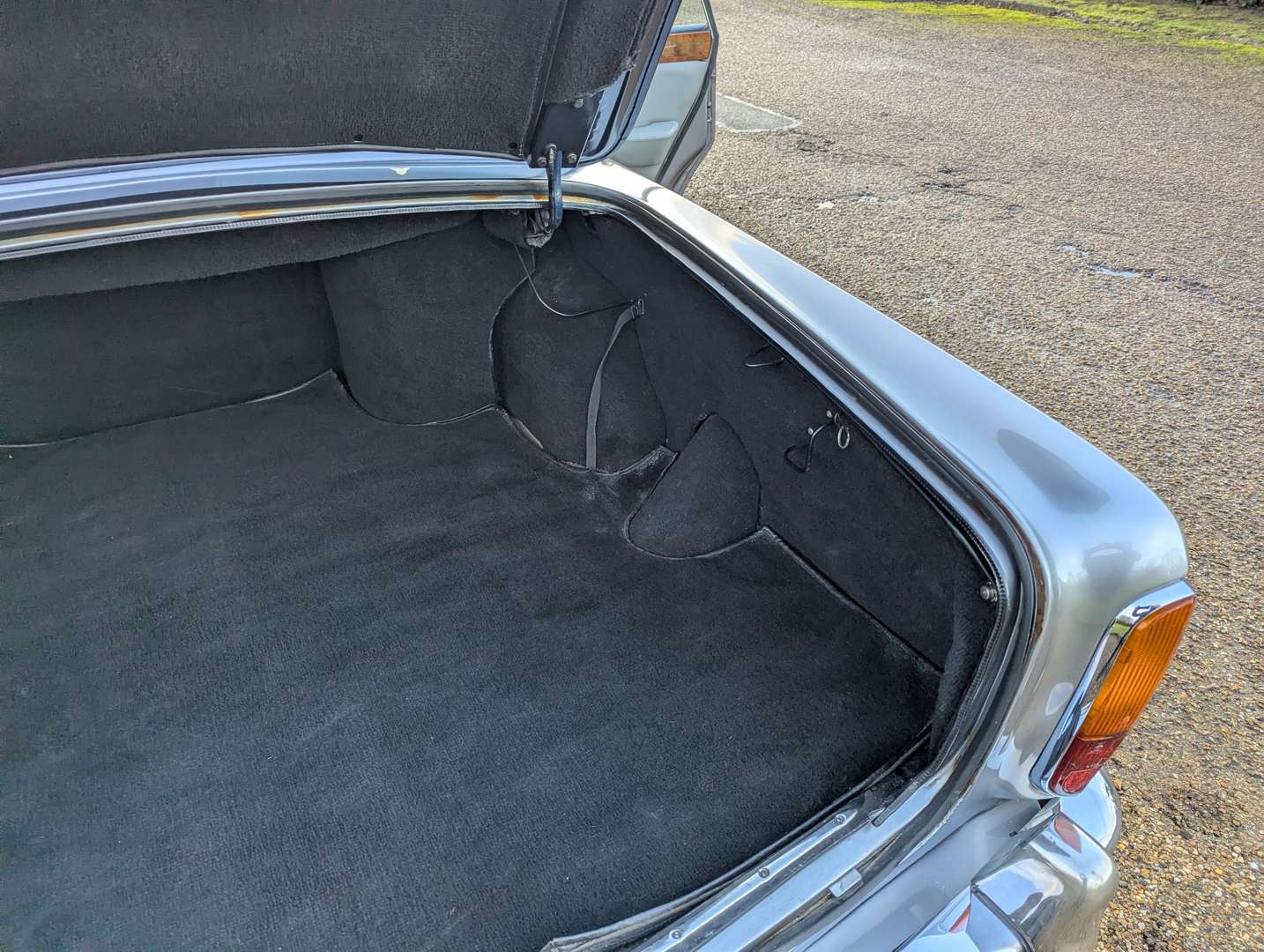 <p>1971 ROLLS ROYCE SILVER SHADOW I</p>