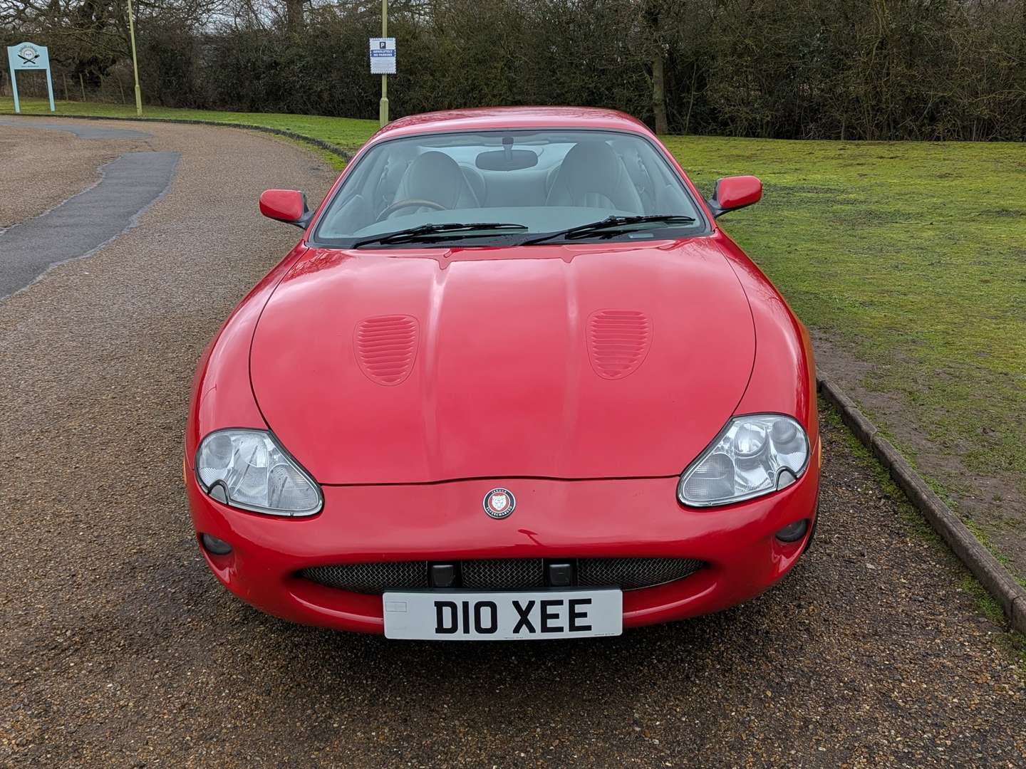 <p>1998 JAGUAR XKR 4.0 AUTO</p>