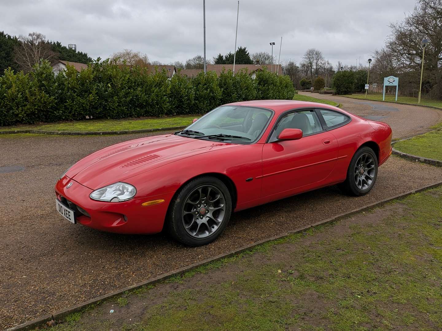 <p>1998 JAGUAR XKR 4.0 AUTO</p>