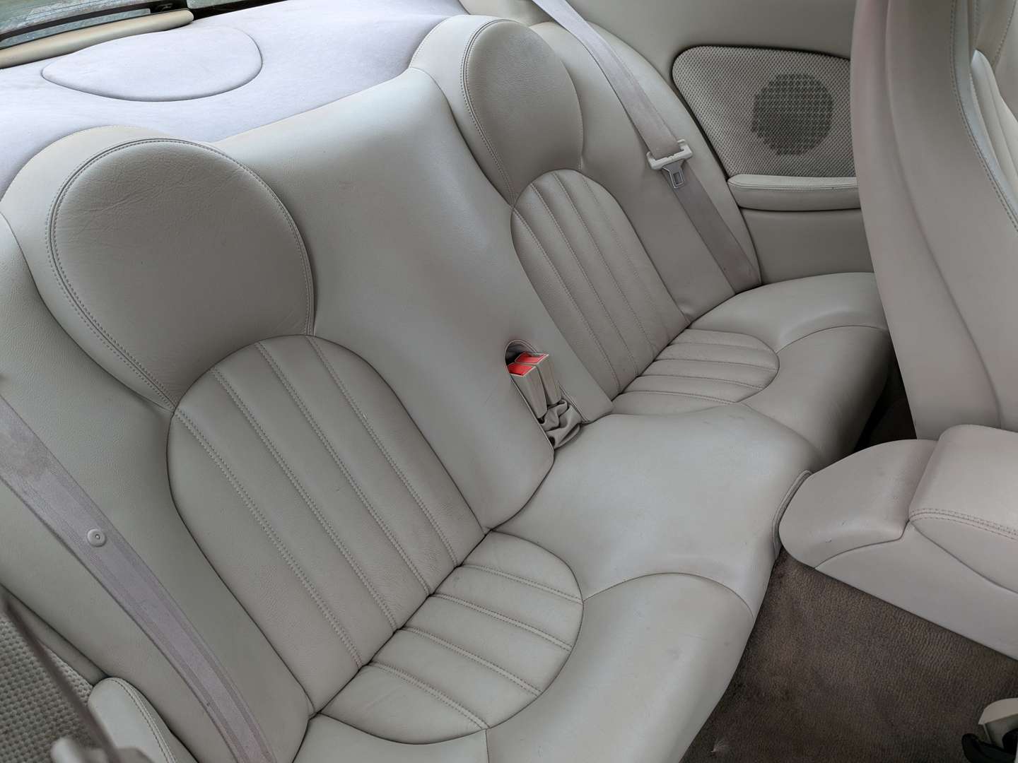 <p>1998 JAGUAR XKR 4.0 AUTO</p>