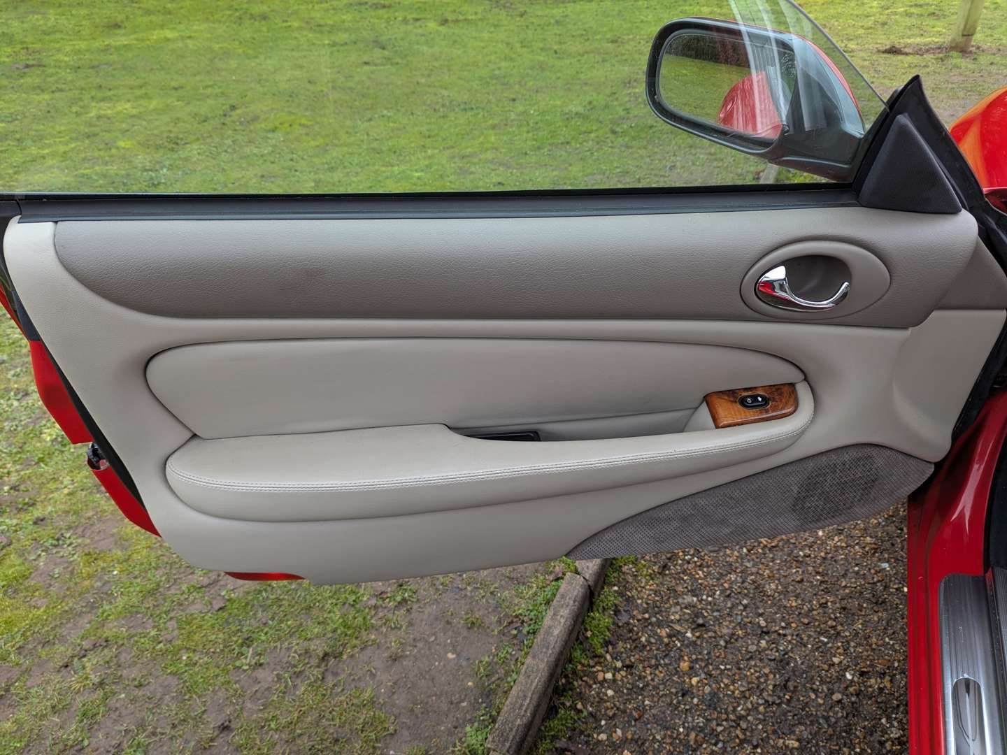 <p>1998 JAGUAR XKR 4.0 AUTO</p>