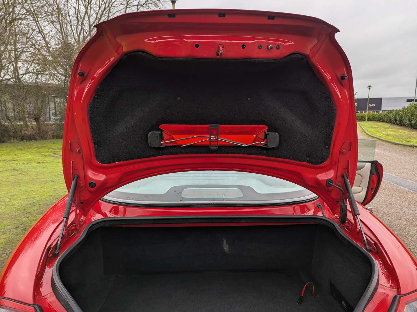 <p>1998 JAGUAR XKR 4.0 AUTO</p>