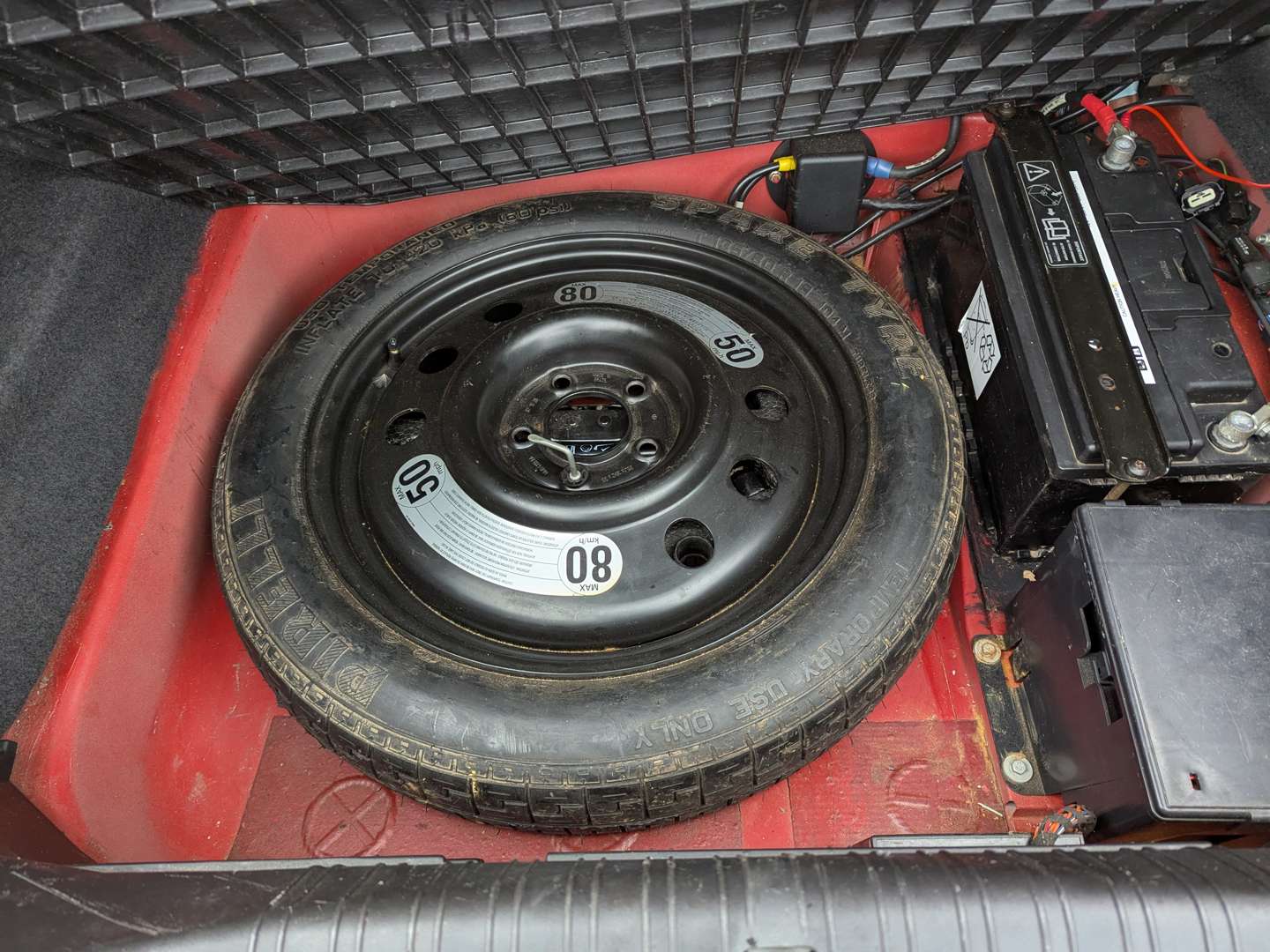 <p>1998 JAGUAR XKR 4.0 AUTO</p>