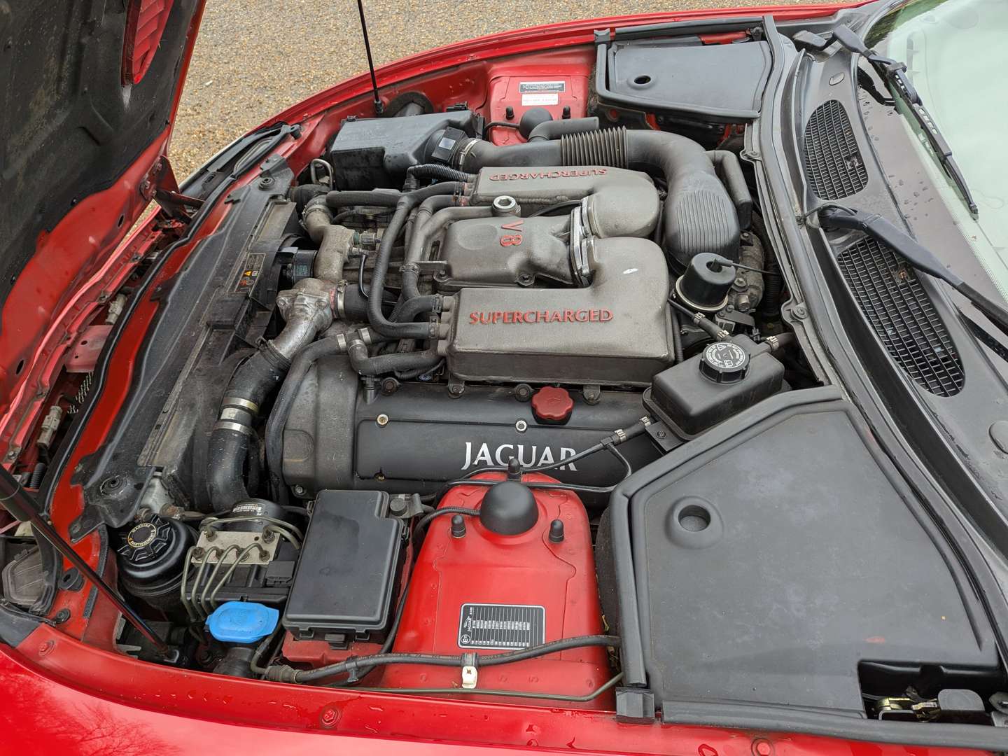 <p>1998 JAGUAR XKR 4.0 AUTO</p>