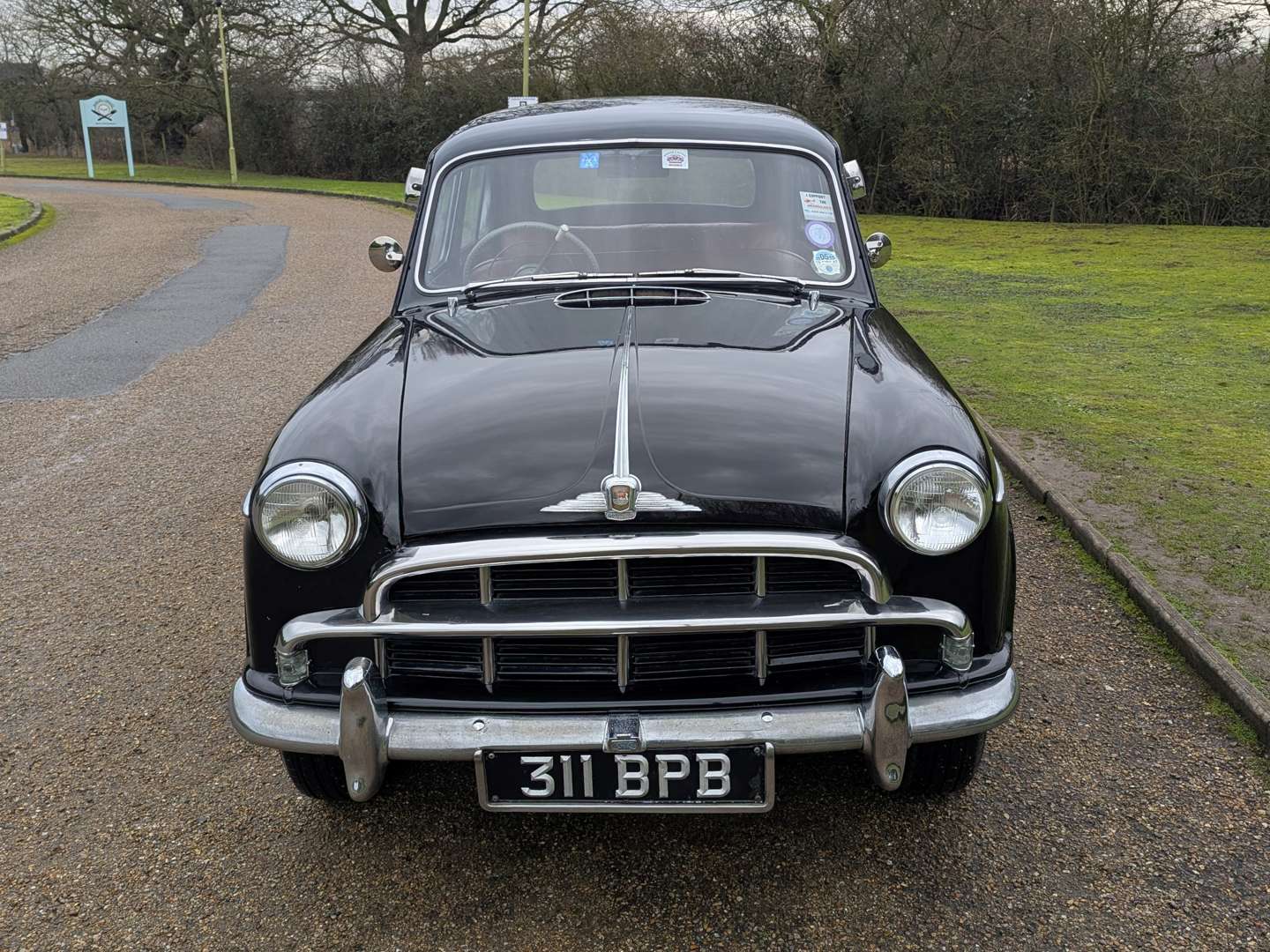 <p>1956 MORRIS ISIS SERIES I</p>