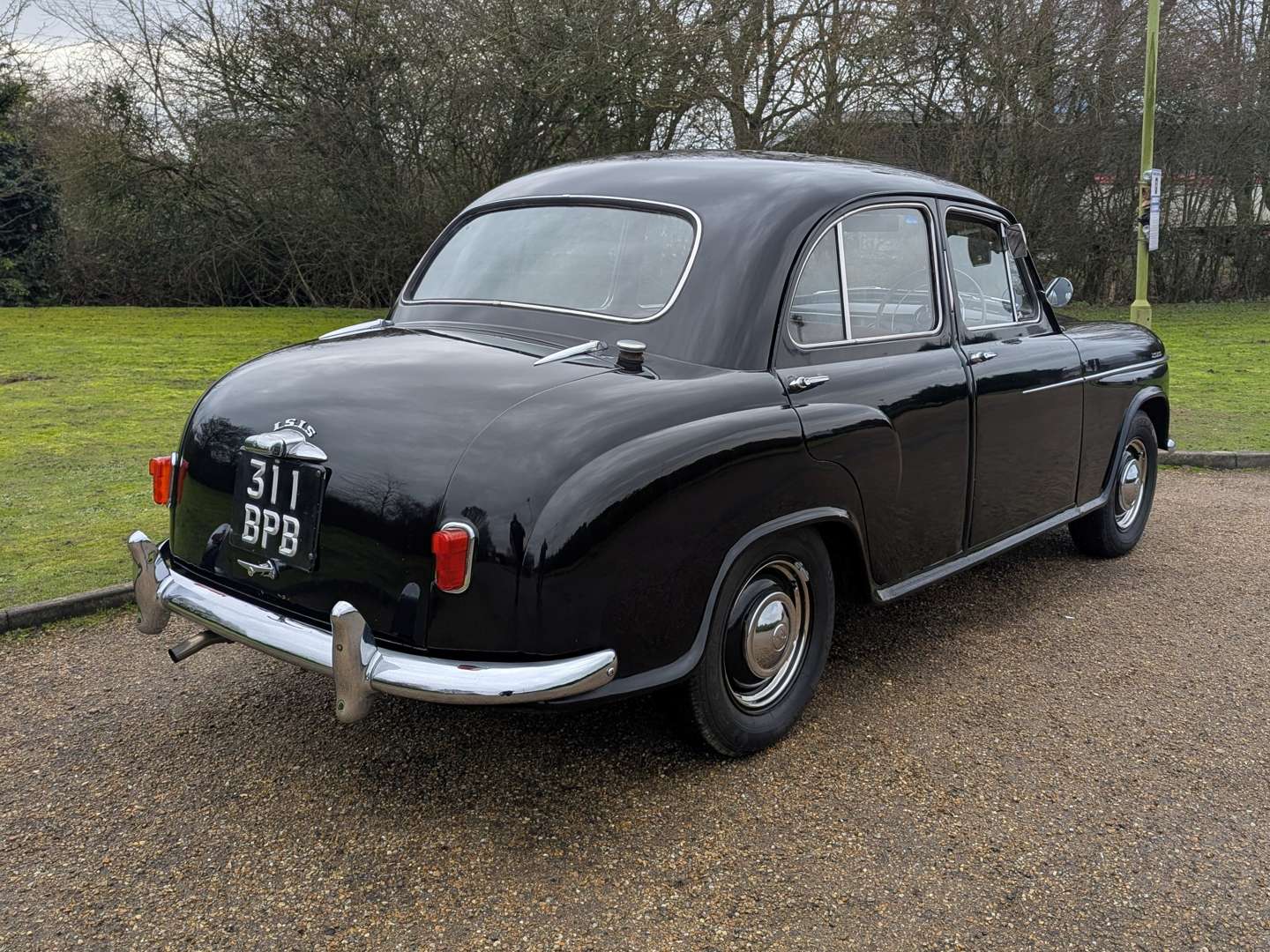 <p>1956 MORRIS ISIS SERIES I</p>