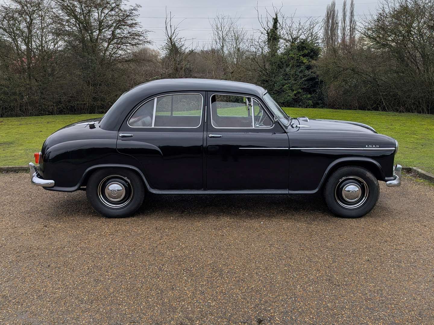 <p>1956 MORRIS ISIS SERIES I</p>