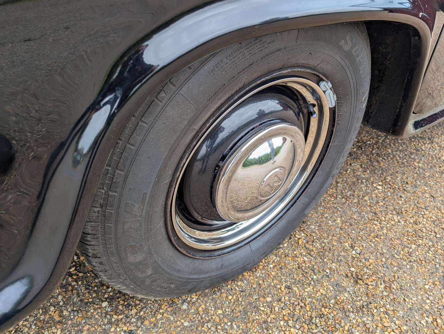 <p>1956 MORRIS ISIS SERIES I</p>