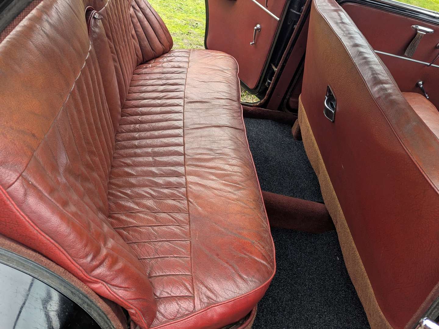 <p>1956 MORRIS ISIS SERIES I</p>