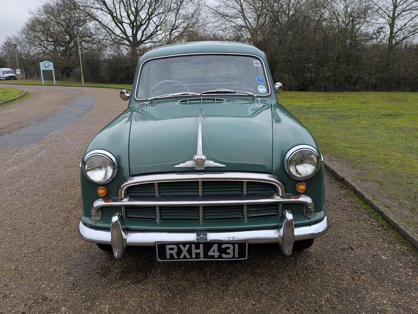 <p>1956 MORRIS ISIS SERIES I</p>