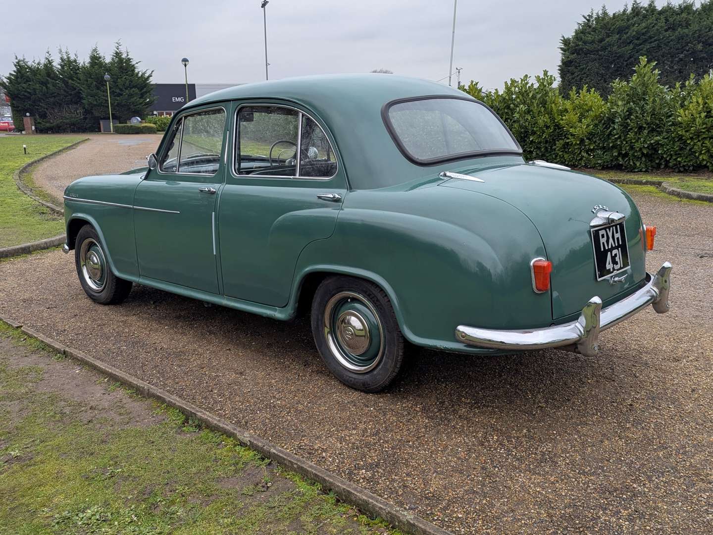<p>1956 MORRIS ISIS SERIES I</p>