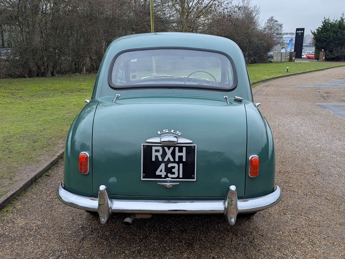 <p>1956 MORRIS ISIS SERIES I</p>